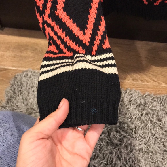 Volcom sweater - Picture 4 of 6